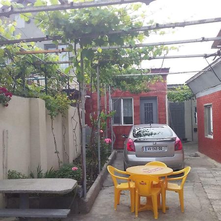 Guest House Gikacha Tbilisi Buitenkant foto
