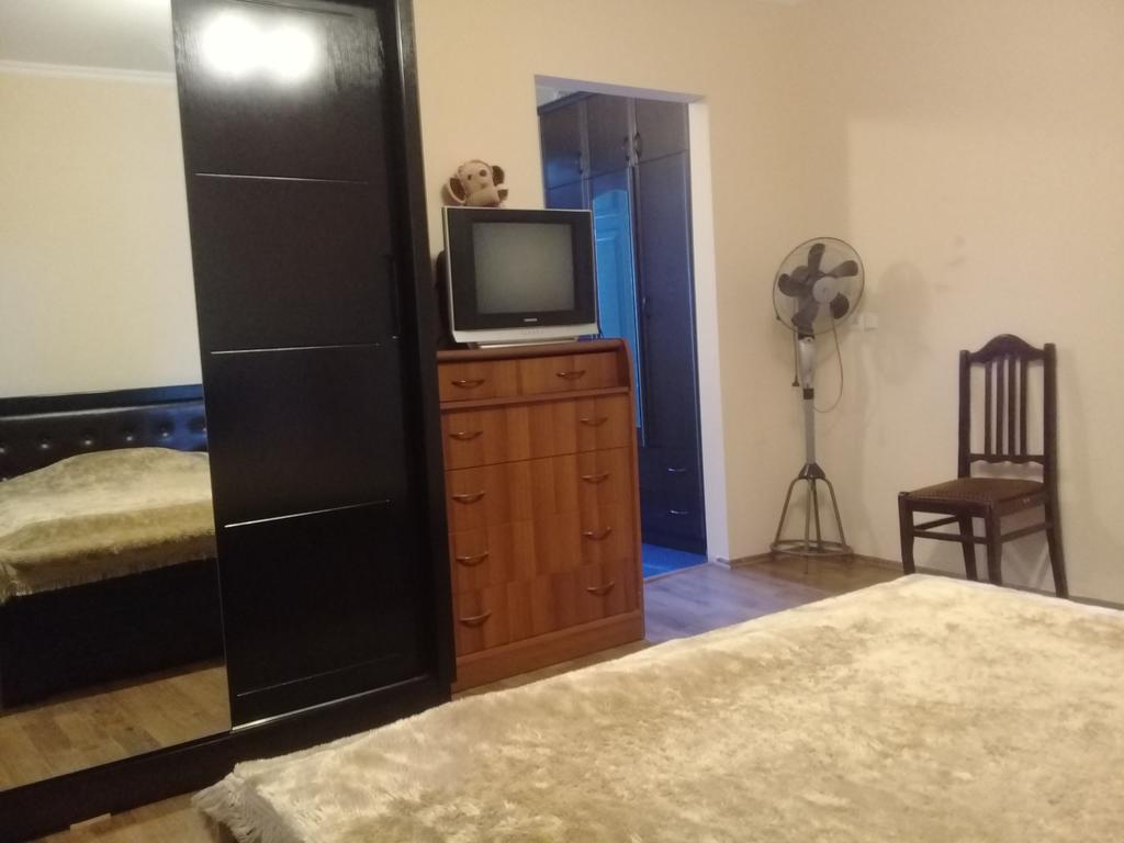 Guest House Gikacha Tbilisi Buitenkant foto