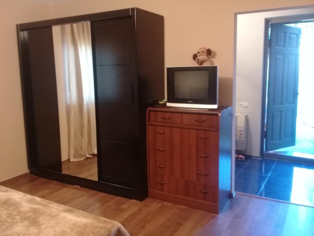 Guest House Gikacha Tbilisi Buitenkant foto