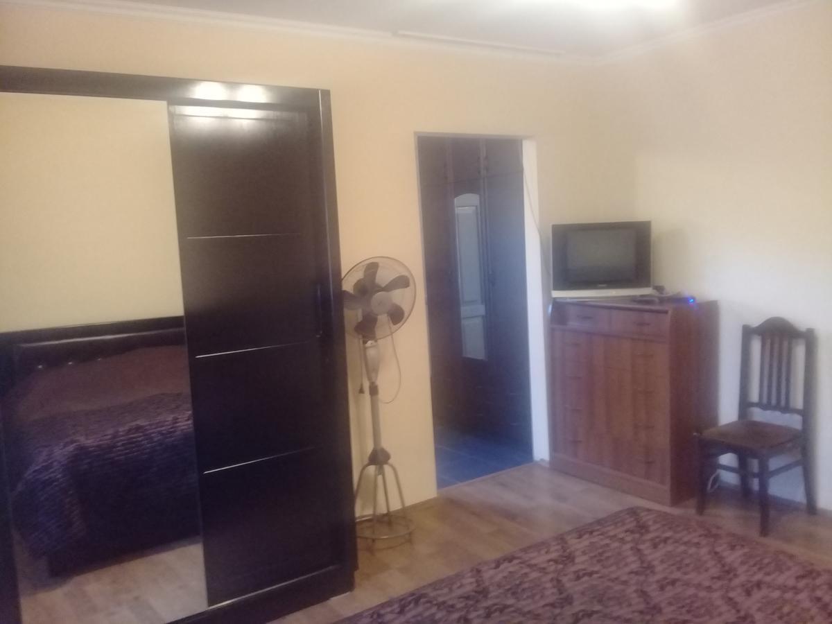 Guest House Gikacha Tbilisi Buitenkant foto